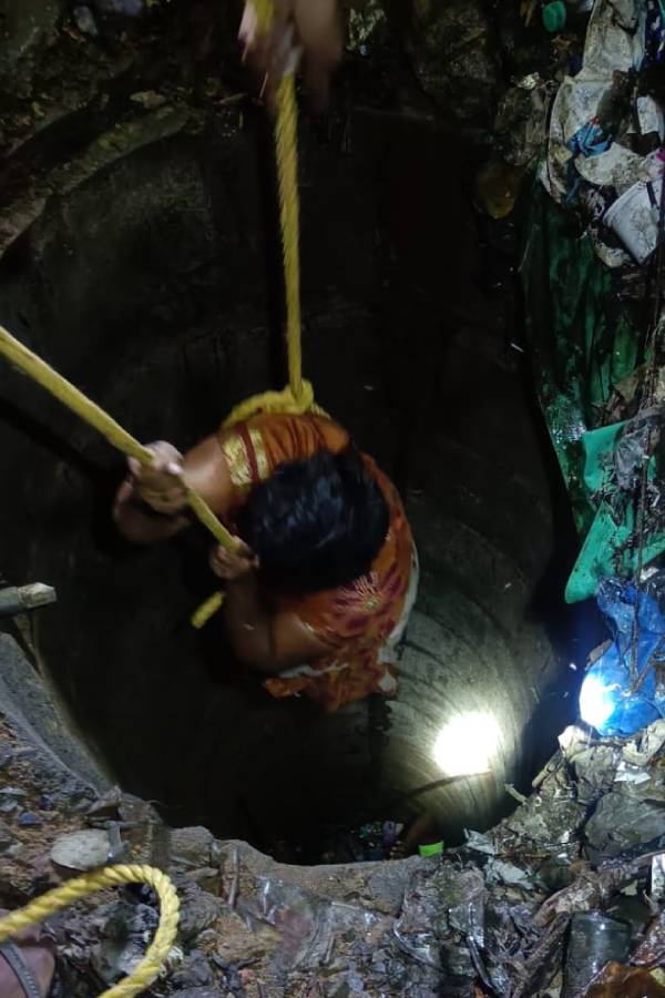 கிணற்றில் விழுந்த பெண் கிணற்றில் விழுந்த பெண்