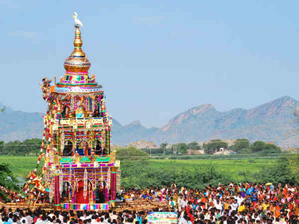  ஏழு ஊர் முத்தாளம்மனை தரிசிக்க வந்த மக்கள் 