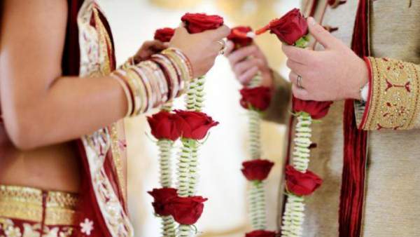 திருமணத்தை நிறுத்துவதாக கூறிய பெண் 