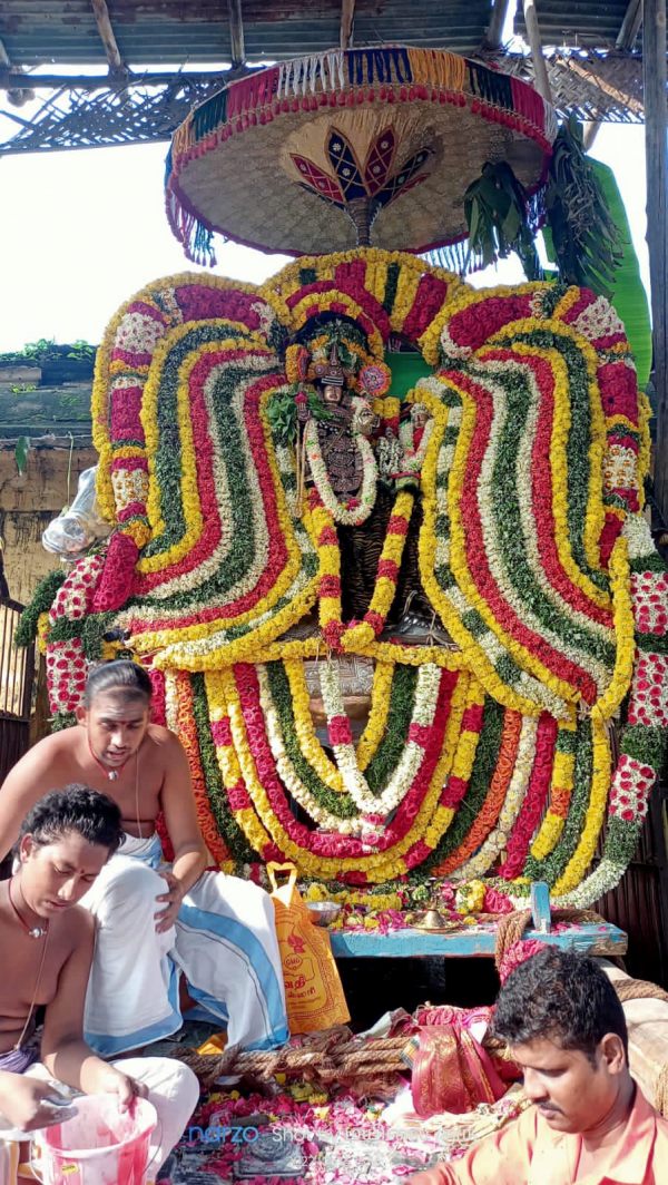 காவிரியில் புனித நீராடல் 
