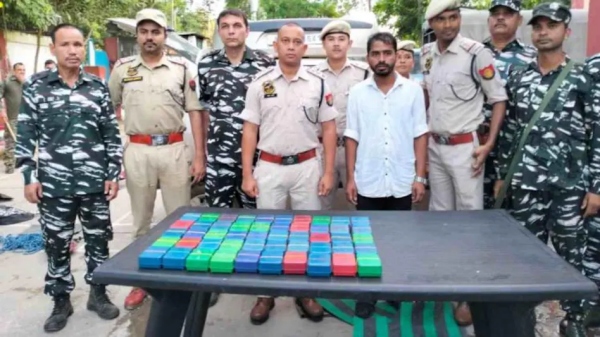 சோப்புக்குள் மறைத்து... 