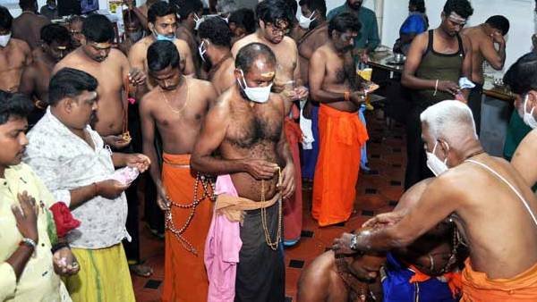 குருசாமி தலைமையில் விரதம் 