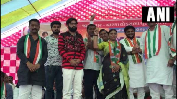 காங்.,கில் ஜடேஜாவின் சகோதரி போட்டி 