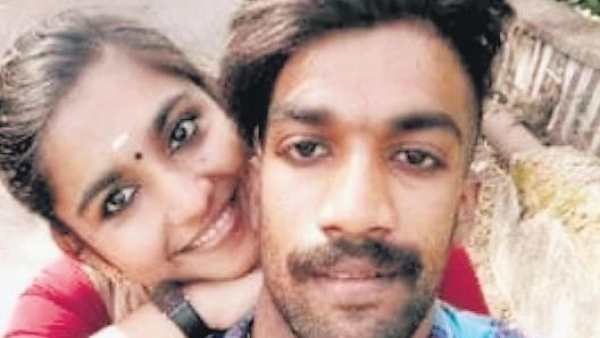 'மிஸ் ஆயிட்டான்..' - சிரித்த க்ரீஷ்மா 