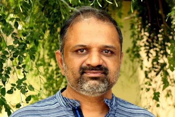 நேரில் சென்ற பேரறிவாளன் நேரில் சென்ற பேரறிவாளன்