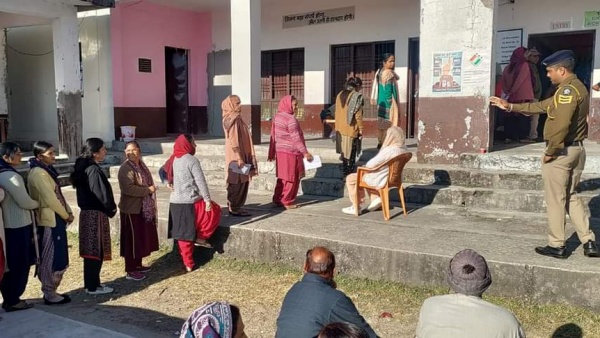 37.19 சதவீத ஓட்டுப்பதிவு