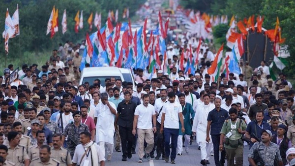 மக்கள் விரோத நடவடிக்கைகளை.. மக்கள் விரோத நடவடிக்கைகளை..