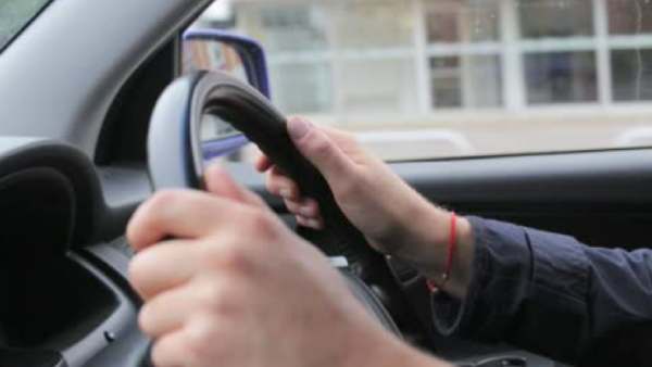 காருக்கு ஹெல்மெட்? 