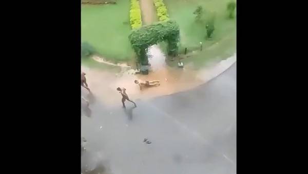 மாணவர்கள் சஸ்பெண்ட்