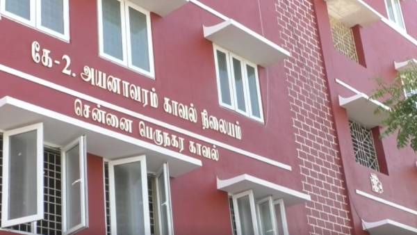 போலீசார் விசாரணை