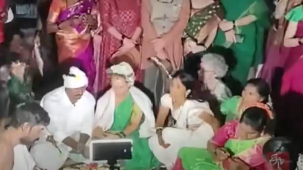 ஆட்டோ டிரைவர் மீது காதல் ஆட்டோ டிரைவர் மீது காதல்