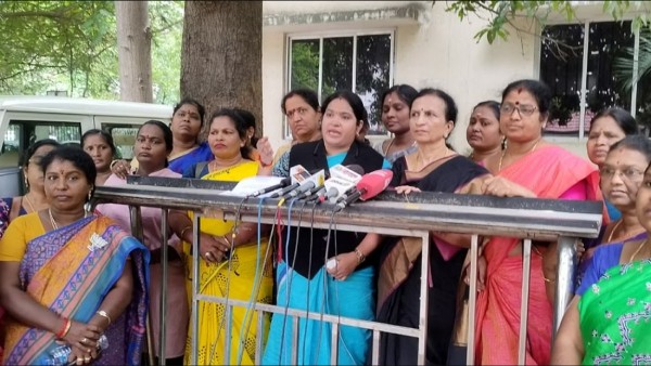 சும்மா இருப்பார்களா? 