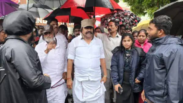  கன்ட்ரோல் ரூம்