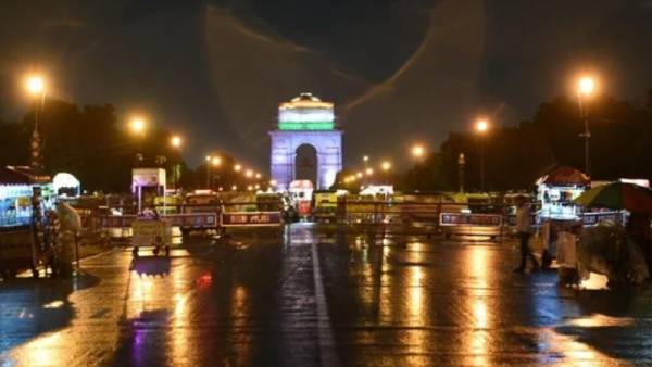 டெல்லியில் உணர்ந்த மக்கள் 