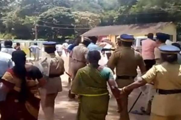 முடிவு செய்யும் மாவட்ட நிர்வாகம் முடிவு செய்யும் மாவட்ட நிர்வாகம்