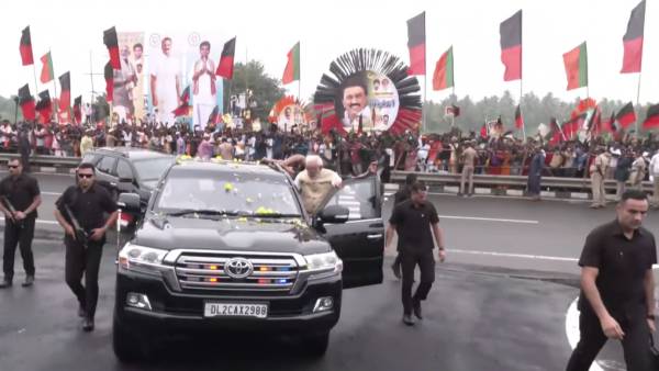 குவிந்த பாஜக-திமுகவினர் 