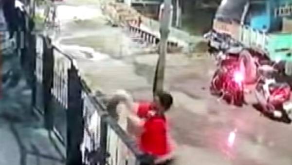 கட்டிப்பிடித்து