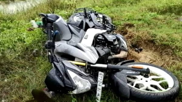 மோட்டார் சைக்கிளில் சென்ற போது.. 