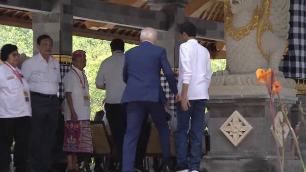 சிவப்பு கம்பள வரவேற்பு 