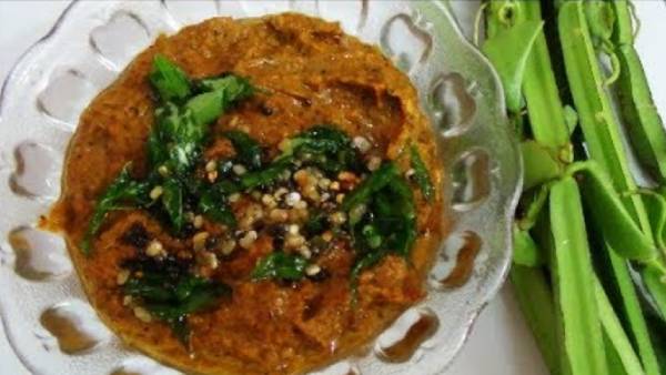 சிறிதளவு மிளகாய் வைத்து அரைச்சால் போதும் சிறிதளவு மிளகாய் வைத்து அரைச்சால் போதும்