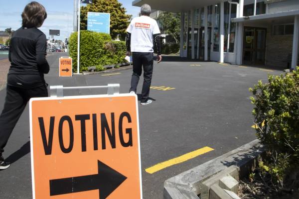 இரும்பு பெண் இரும்பு பெண்