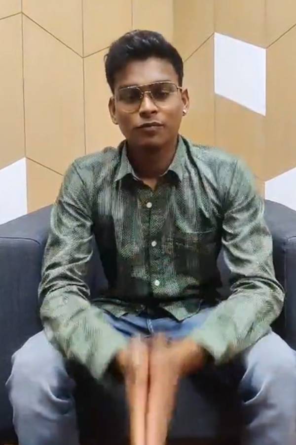 தப்பா நடந்துக்கலை