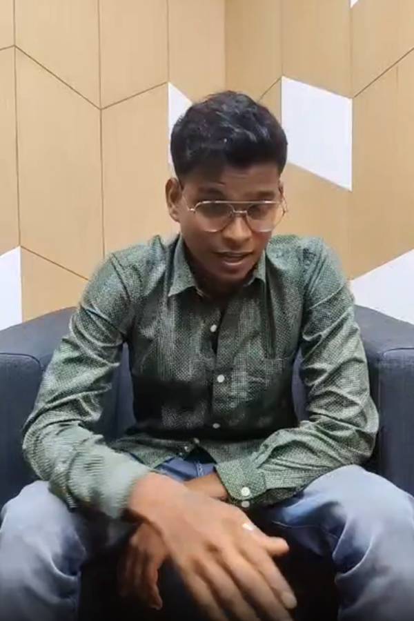 வெளியே தான் தப்பு தெரிந்து இருக்கிறது