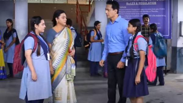 இனியா முன்பு வெறுப்பேற்றிய மயூ 