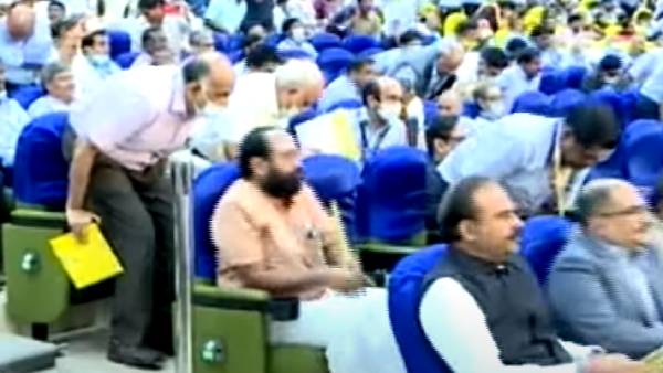 பாஜகவினருடன் ஆலோசனை 