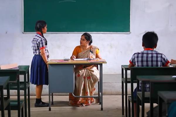 வகுப்பில் டீச்சர் கேட்ட கேள்வி