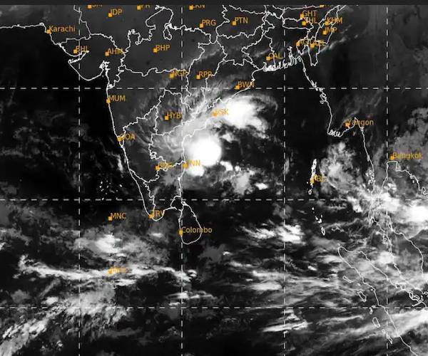 வலுவிழக்கும் காற்றழுத்த தாழ்வு மண்டலம் 