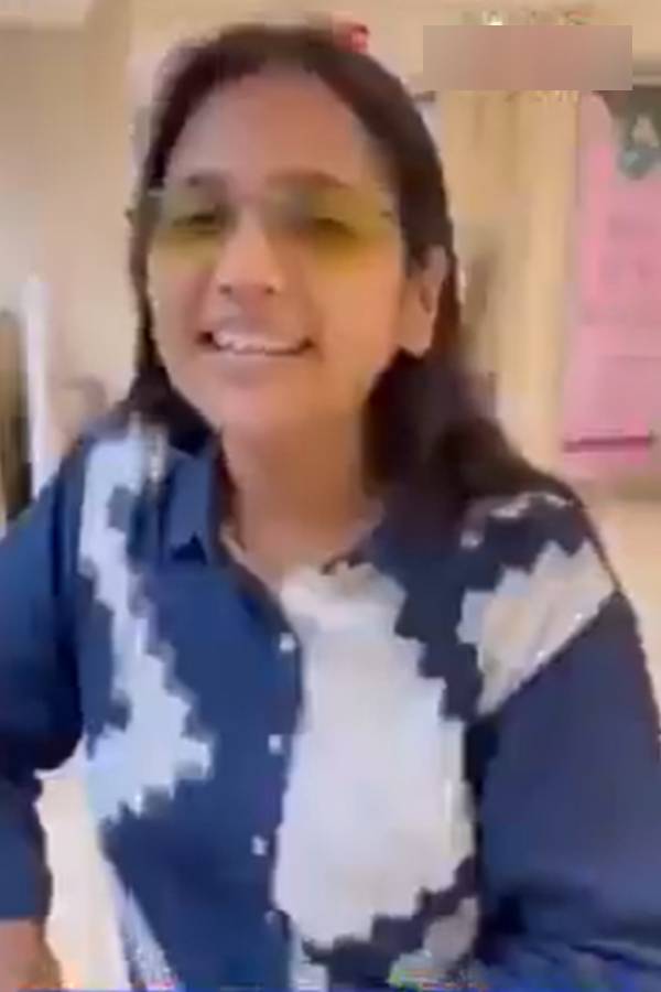  தந்தையுடன் வீடியோ