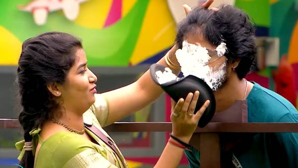 முகத்தில் அப்பப்படும் கிரீம்