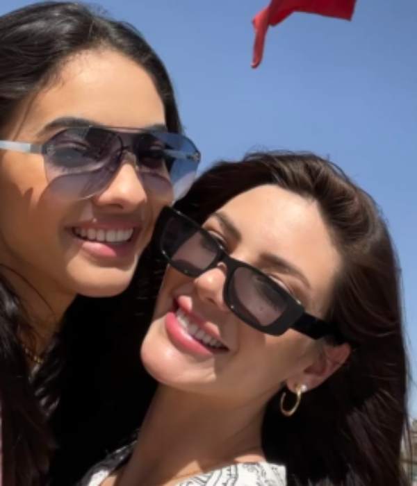 இருநாட்டு அழகிகள் 