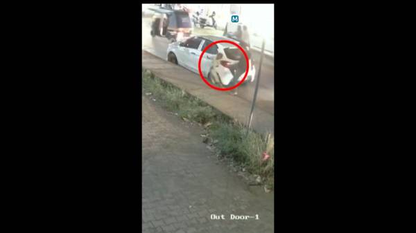  வேற இடம் இல்லையா 