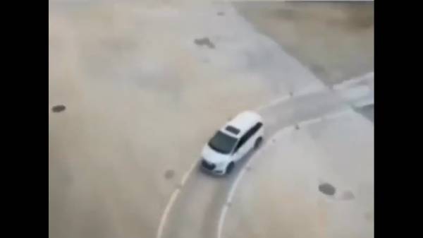 வாயடைத்து போன நெட்டிசன்கள் 