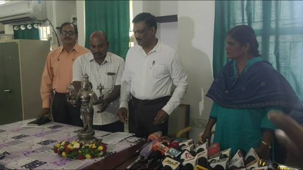 சிலை பறிமுகல் 