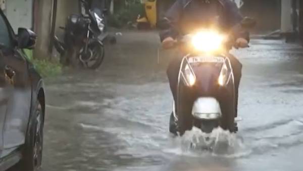 இடைவிடாது பெய்த கனமழை 