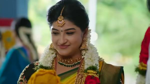  குந்தவை முகத்தில் சந்தோஷம் 