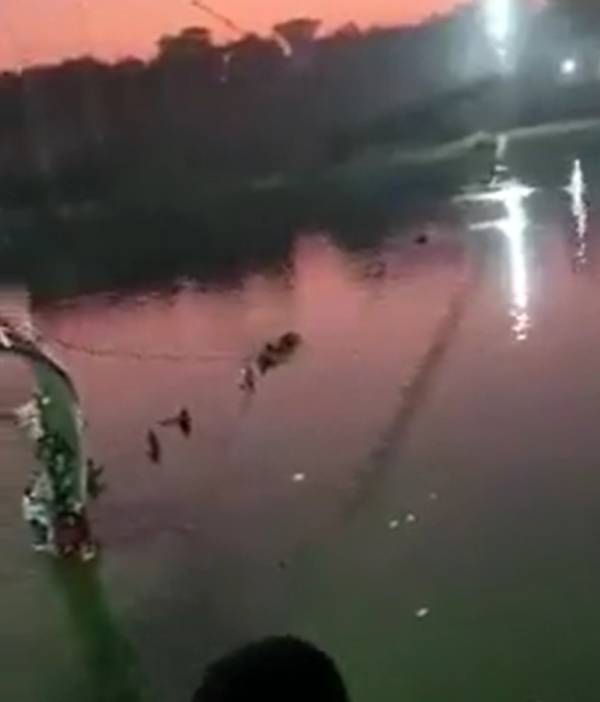 மக்கள் கூட்டம் 