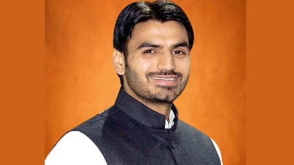 பாஜகவிலிருந்து நீக்கம் 