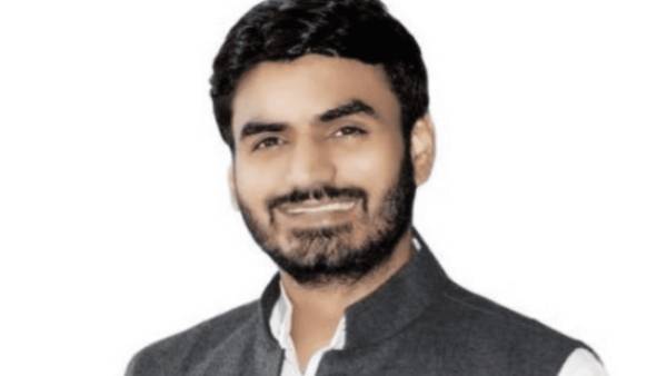 தியாகி கைது 