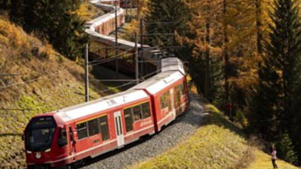 உலகின் நீளமான ரயிலை இயக்கி சாதனை 