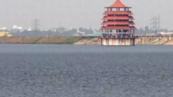 உபரி நீர் வெளியேற்றம்