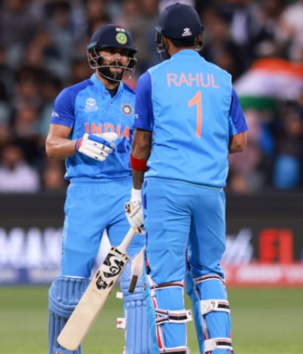 220 ரன்கள் 220 ரன்கள்