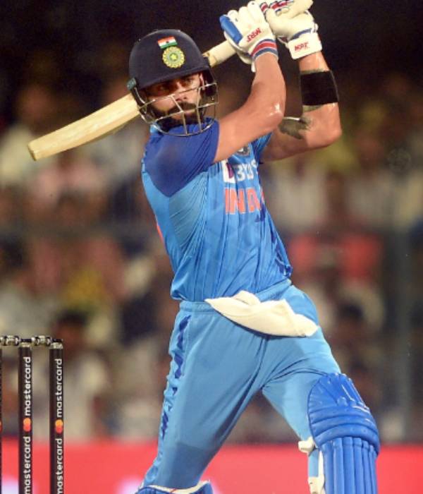 கோலியை சுற்றி கிரிக்கெட் கோலியை சுற்றி கிரிக்கெட்