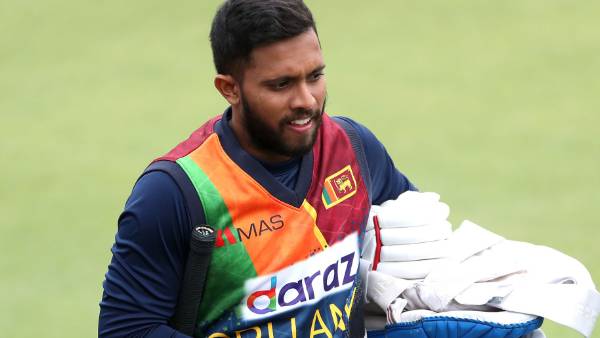 நாடு திரும்பவில்லை 