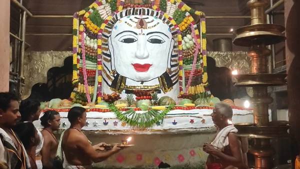 சிவனாக மாறிய அன்னம் 