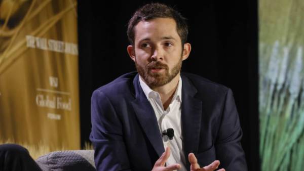  டைசன் டாப் அதிகாரி