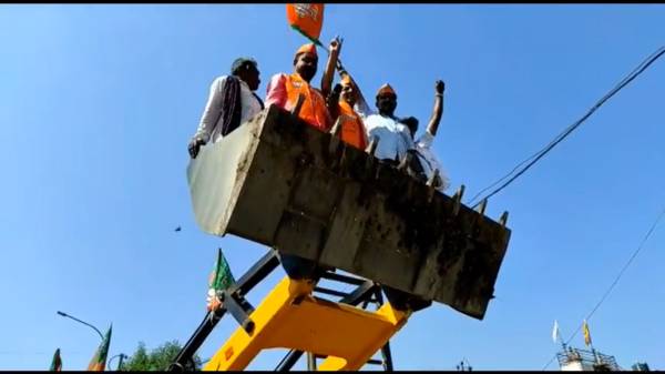 காங்கிரஸ் பிரச்சினைகளை தீர்க்காது 